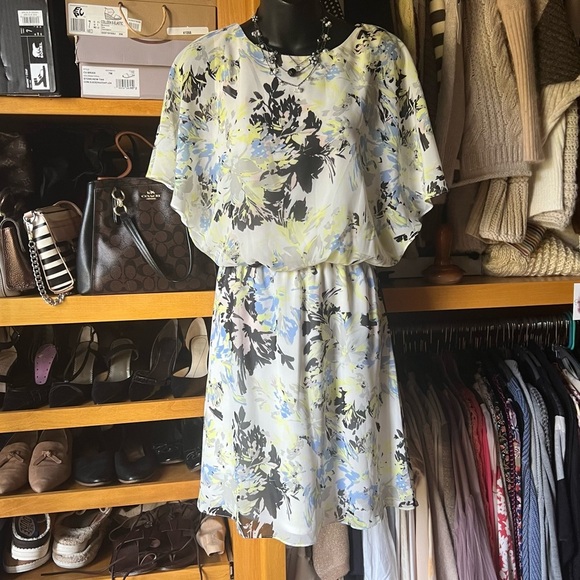 ⭐️BOGO FREE⭐️ J.B.S. Floral Dress in Blue, Yellow, and Black - Picture 11 of 11